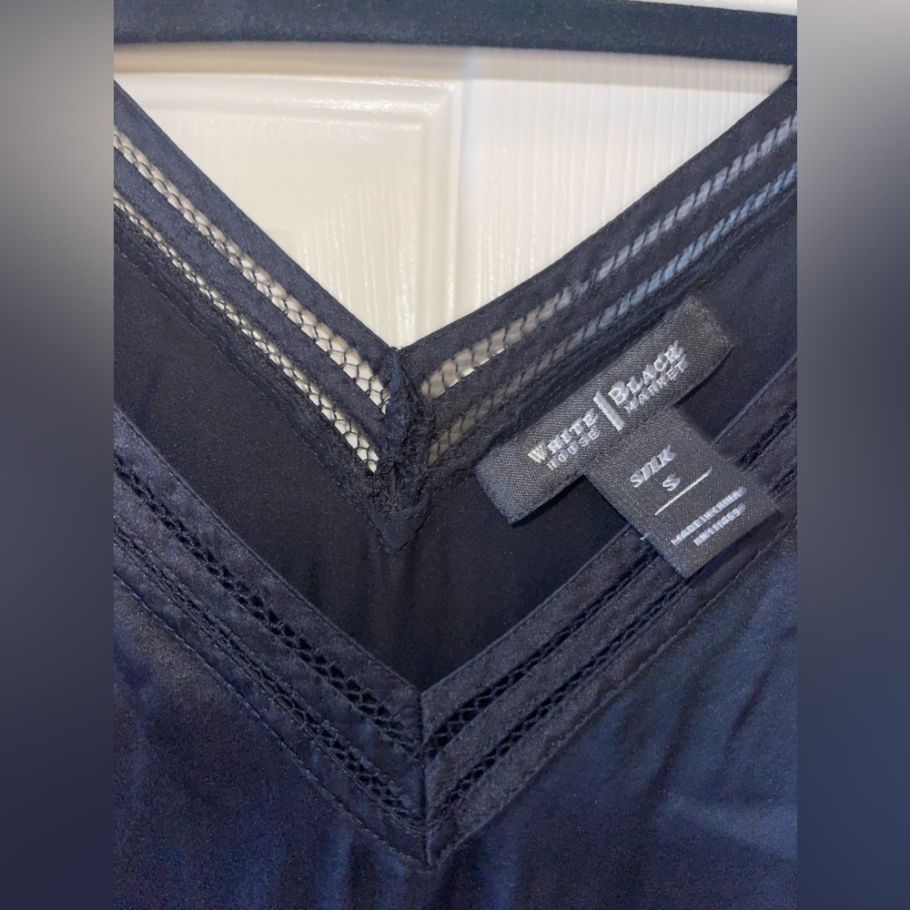 White House/Black Market silk blouse • womans Small - Picture 5 of 5
